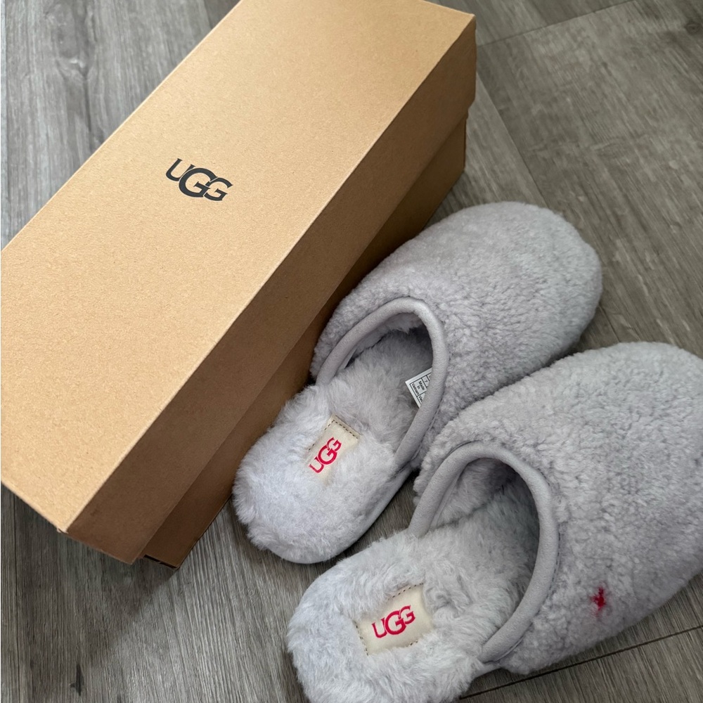 NIB UGG Pearle Curly Cue ll Slippers Grey Sheepskin Women's US 7 UK 5 EU 38 New
